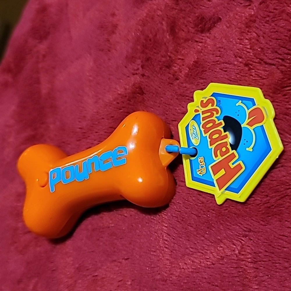 Happy's Pounce Treat Bone (2014)